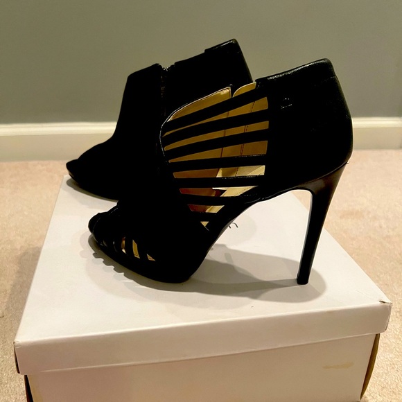 Calvin Klein beautiful heels - Picture 2 of 5